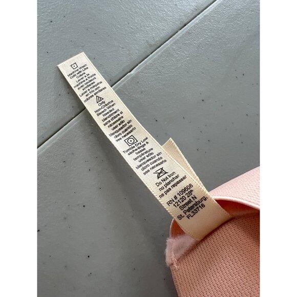 Rhonda Shear 2 Pack Molded Cup Bra with Wrap Back Size Large Pink Beige 638.29 - Picture 7 of 9